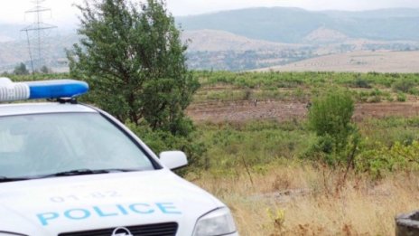 Спипаха двама да крадат кабел в Пловдивско