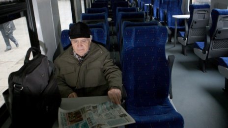 Хванаха 10 гратисчии във влака Дупница–София