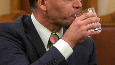 Дянков дава заден: Стажът за пенсия да се вдига от 2011