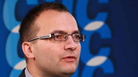 Сините: Първанов прави комунистическа партия