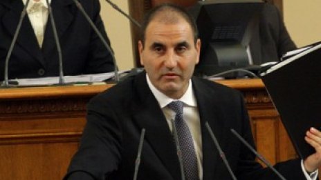 Решено: Парламентът няма да разследва имотите на Цветанов