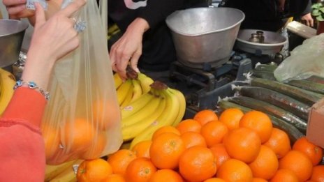 Плодове ли ядем, или... пластмасови боклуци