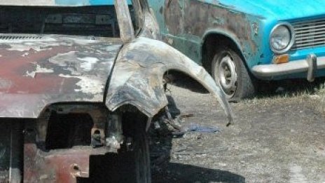 Разбиха група, крала и предавала за скрап автомобили