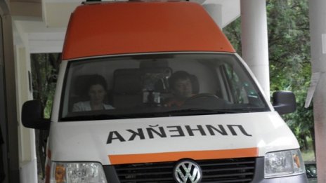 Момченце се задуши от ластик на импровизирана люлка