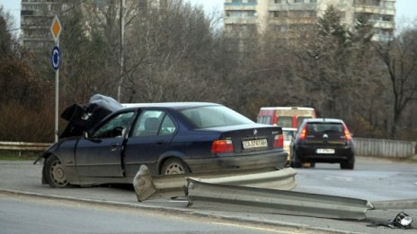 Трима загинали в катастрофи през денонощието
