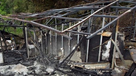 Мъж загина при пожар в дървена вила край Стара Зогора