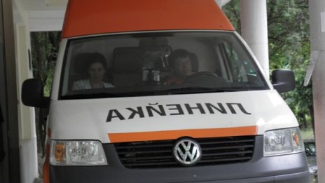 Трима сватбари загинаха след удар с кола в крайпътно дърво