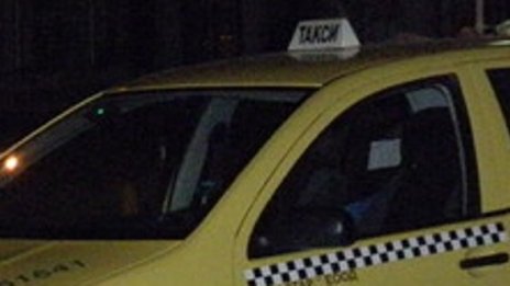 Таксиджия, пострадал в катастрофа, е приет в Пирогов