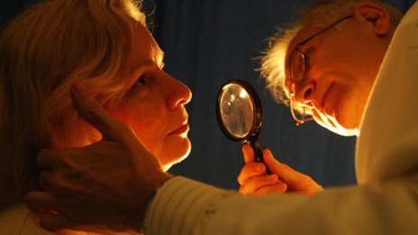 Апарат диагностицира меланома без биопсия