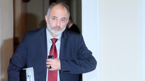 Кризата си отива, идват сериозни инвестиции, видя ги Младенов