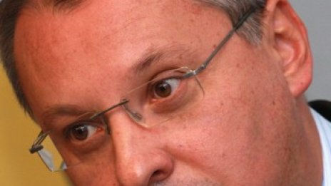 Станишев: България не е 3-4 града, заобиколени от пустини