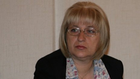 Цачева: Не летя скъпо. Това е манипулация!