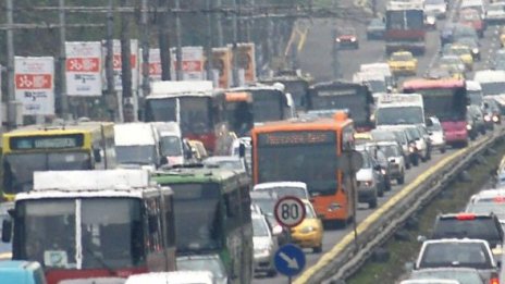 Автобусите в София пъплят с 19,4 км/ч, а трамваите – с 12,7