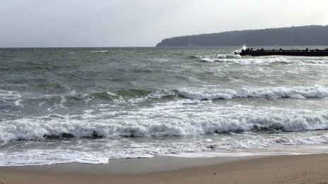 Откриха евтин метод за получаване на уран от морска вода