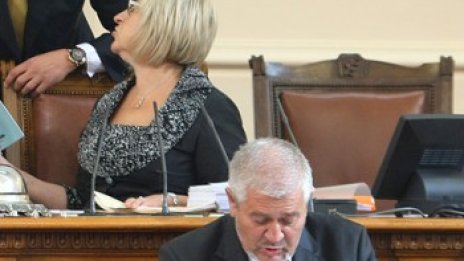 Депутати: МВР системно унижава лекарите с шумни арести