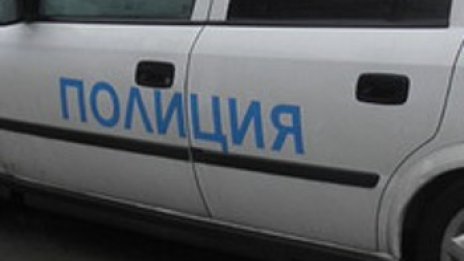 Издирват двама за въоръжен грабеж в Пловдив