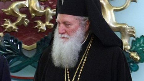 Светият синод изгони скандалния игумен на Троянския манастир