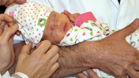 64-годишна швейцарка роди в Русия