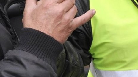 Бързо производство за тарикат, опитал да подкупи полицаи