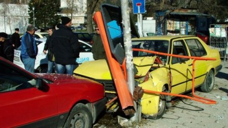 Дядо удари пешеходка в Сливен, дал газ вместо спирачка