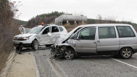 За 355 дни - 764 жертви на войната по пътищата