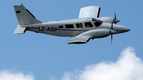 Пътниците на над 10 самолета посрещат Новата година в небето