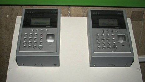 Взимат пръстови отпечатъци от лекарите в Смолян