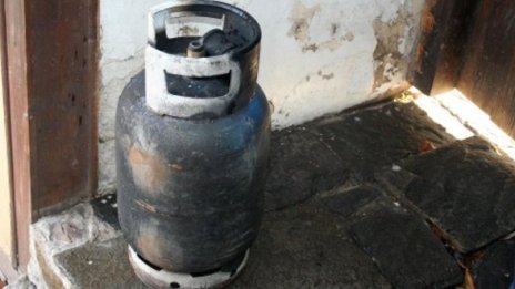 Трима души с тежки обгаряния след взрив на газова бутилка