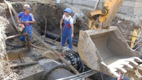 Спират водата в Хладилника и Триъгълника