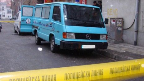 Мъж удуши жената на свой приятел и хладнокръвно си тръгна