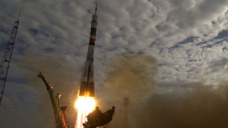 Русия възобновява космическия туризъм от 2013 г.