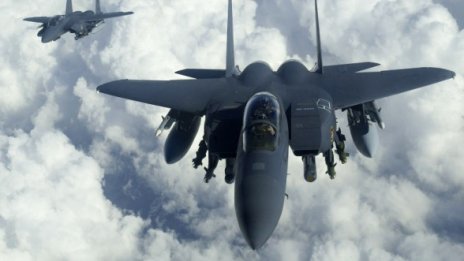 САЩ предложиха на Япония изтребители F-15 и F-35