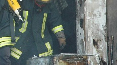 Пожарникари спипани в подкупна схема с престъпници