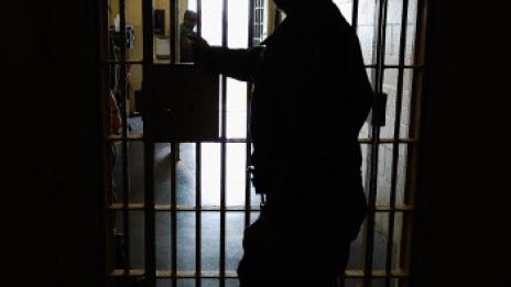 Ден след като излезе от затвора, рецидивист посегна отново
