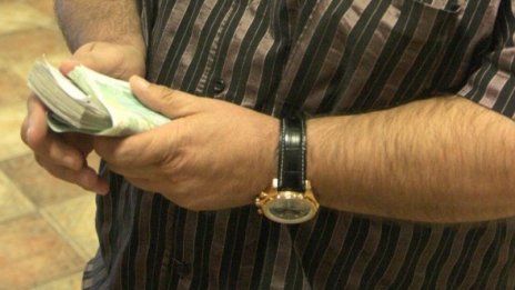 След обаждане баба и внук изгоряха с два бона