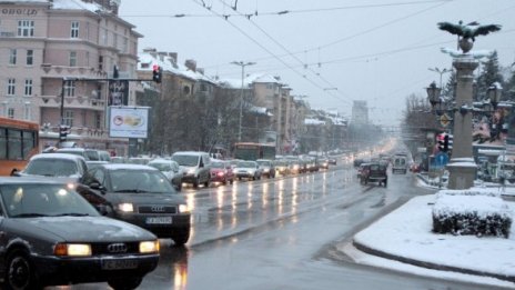 Софийските улици са обработени против заледяване