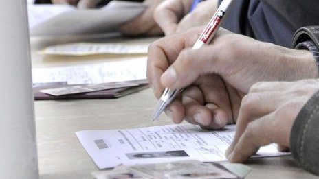 Мобилните оператори няма да имат право да копират лични карти