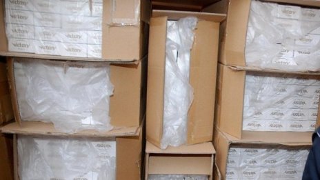 Разбиха склад за нелегални цигари в София