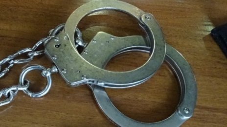 20-годишен ало измамник взел над 20 000 евро и накити 