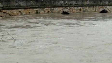 Труп на жена изплува от Марица