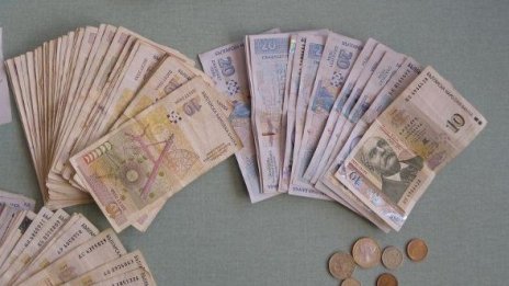 Хванаха двама, задигнали чанта с 10 бона