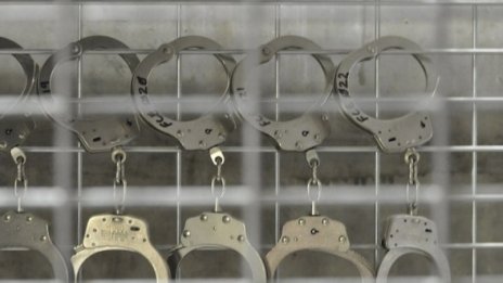Задържаха мъж, карал момичета да проституират в Белгия