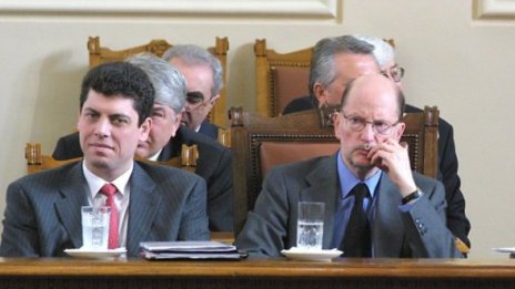 Сините: Съд за Сакскобургготски и Милен Велчев