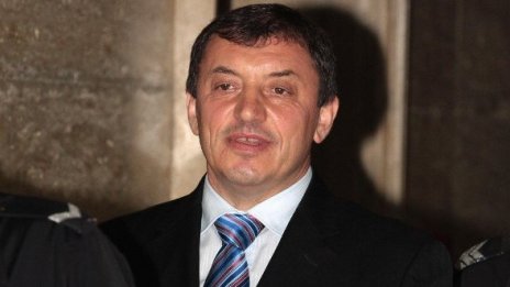 Бомбата – заложена от примитивни хора!