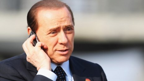 Берлускони искал номера на Наоми Кембъл