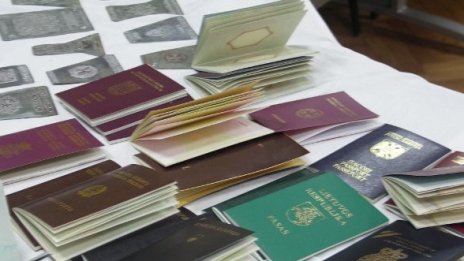 20-годишна измамница теглила кредити с чужди документи