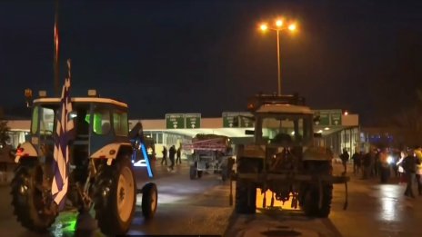 Втори ден гръцка блокада: Над 8 км е опашката от тирове на "Кулата"
