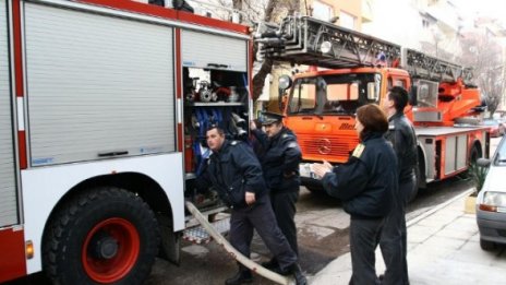 Автобус на градския транспорт изгоря изцяло в София