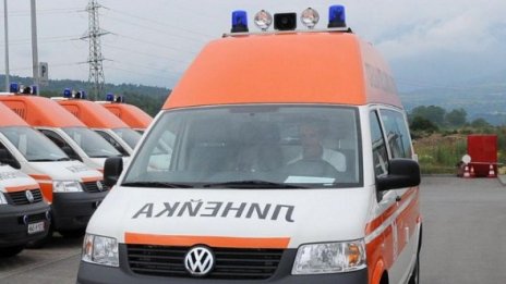 Падналият от 2-рия етаж ученик е в тежко състояние