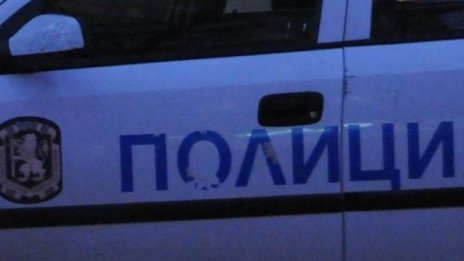 Жена наръга приятеля си в гърдите
